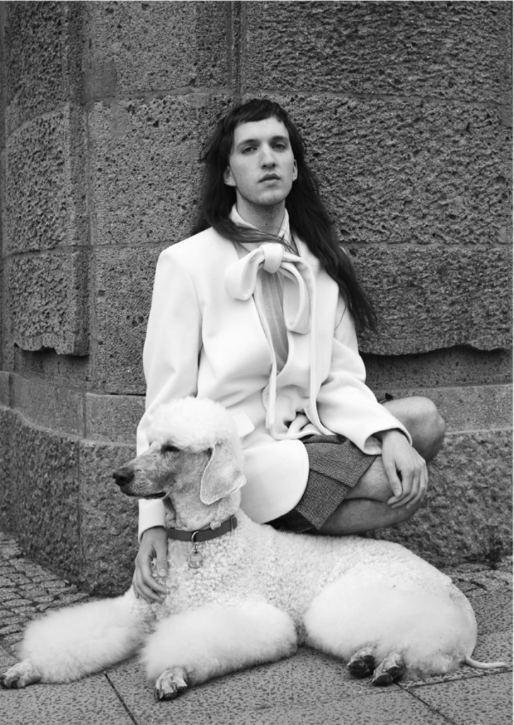 Foto: Steven Kohlstock — Models: Nik Mantilla, Pudel Albert